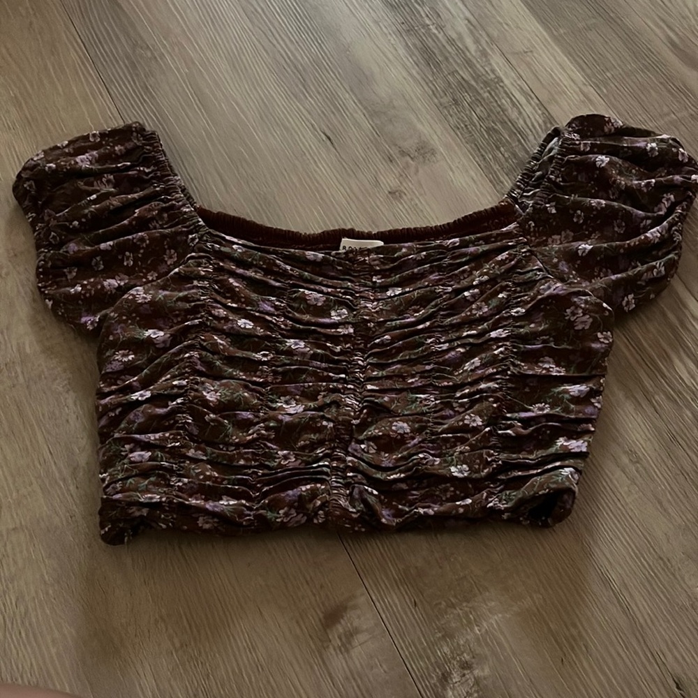 Aeropostale Floral Scrunch Crop Top (Size Small)